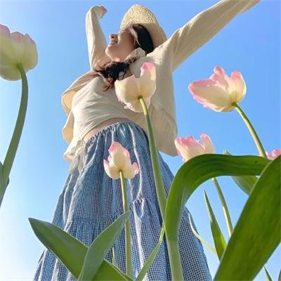 他们在沙漠中灌溉